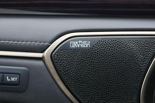 White Pearl 2020 Lexus ES 300h Ultra Luxury