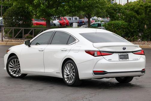 White Pearl 2020 Lexus ES 300h Ultra Luxury