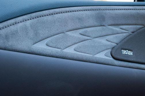 Iridium 2026 Lexus RX 450h+ Base