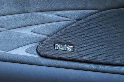 Iridium 2026 Lexus RX 450h+ Base