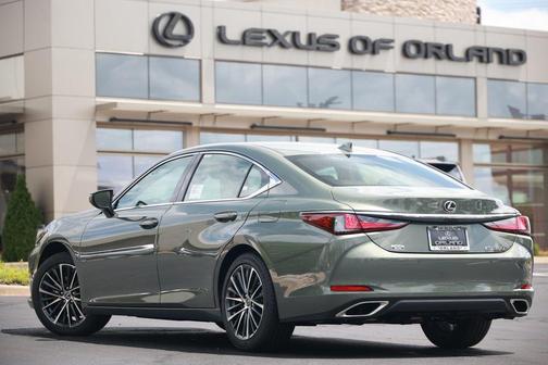 2025 Lexus ES 350 Base
