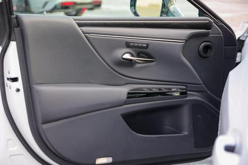 2025 Lexus ES 350 Base