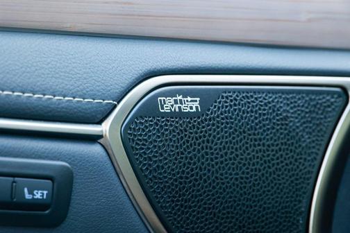 2025 Lexus ES 300h Ultra Luxury