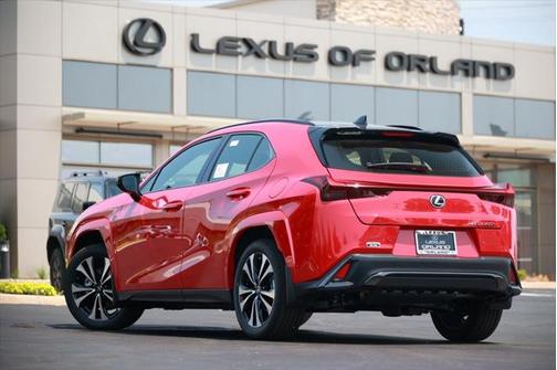 2025 Lexus UX 300h F SPORT Design