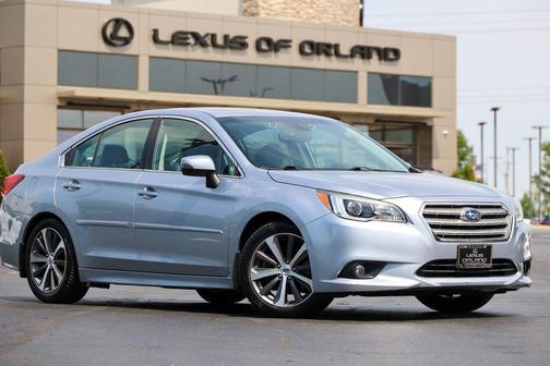 Ice Silver Metallic 2017 Subaru Legacy Limited