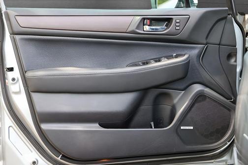 Ice Silver Metallic 2017 Subaru Legacy Limited