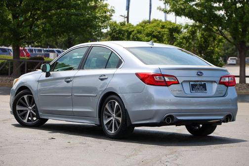 Ice Silver Metallic 2017 Subaru Legacy Limited