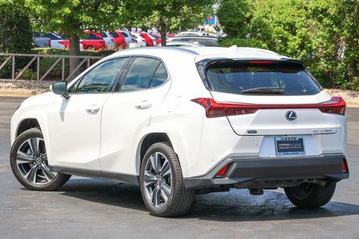 Eminent White Pearl 2023 Lexus UX 250h Base