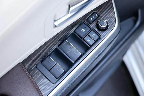 2022 Toyota Sienna Platinum 7 Passenger