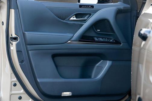 2026 Lexus LX 700h Overtrail