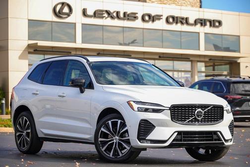 2023 Volvo XC60 B5 Plus Dark Theme