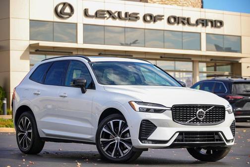 2023 Volvo XC60 B5 Plus Dark Theme