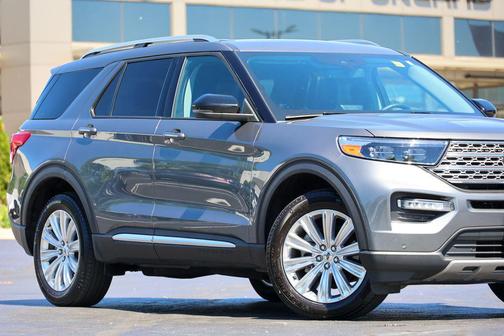 Gray Metallic 2024 Ford Explorer Limited