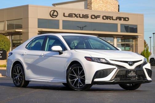 2024 Toyota Camry SE