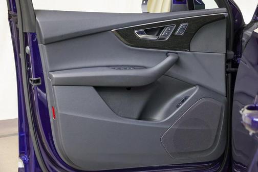 2022 Audi Q7 55 Premium