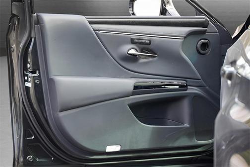 2025 Lexus ES 350 Base