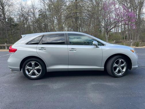 Classic Silver Metallic 2009 Toyota Venza Base