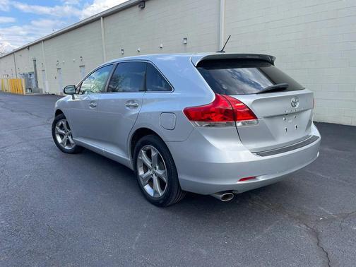 Classic Silver Metallic 2009 Toyota Venza Base
