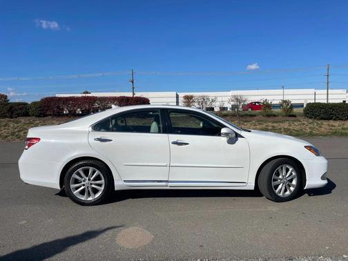 2011 Lexus ES 350 Base