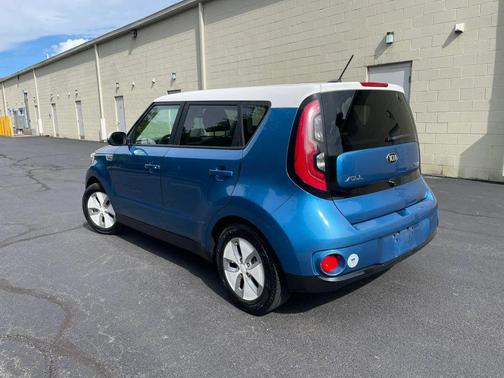 Carribean Blue w/Clear White Roof 2015 Kia Soul EV Base