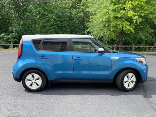 Carribean Blue w/Clear White Roof 2015 Kia Soul EV Base