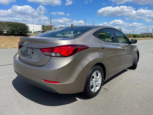 Desert Bronze 2014 Hyundai ELANTRA SE