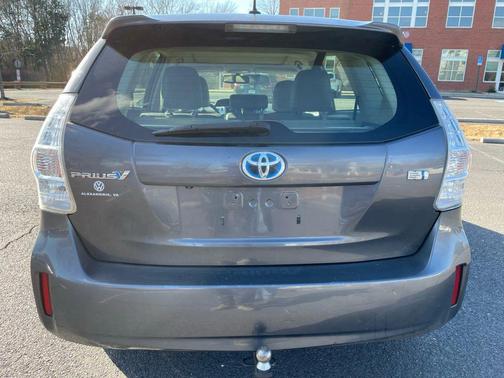 2012 Toyota Prius v Five