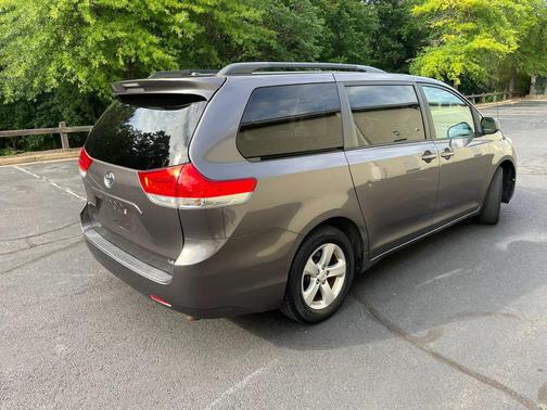 Predawn Gray Mica 2011 Toyota Sienna LE