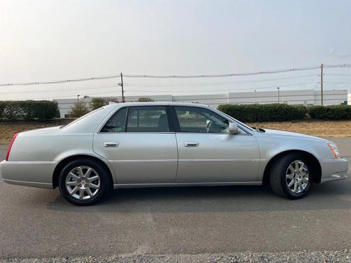 2010 Cadillac DTS Premium Collection