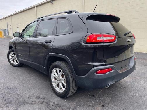 2016 Jeep Cherokee Sport