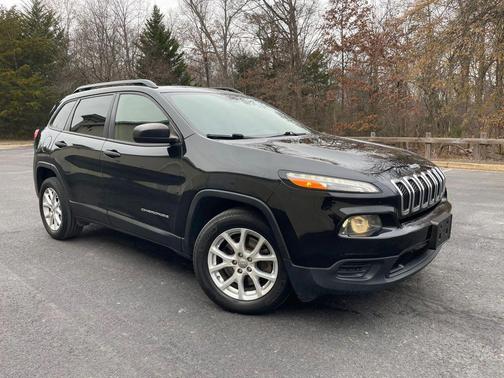 2016 Jeep Cherokee Sport