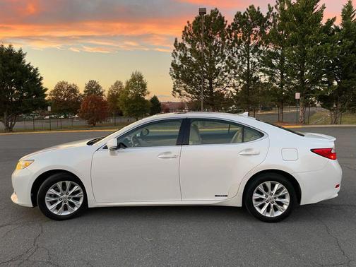 2013 Lexus ES 300h Base