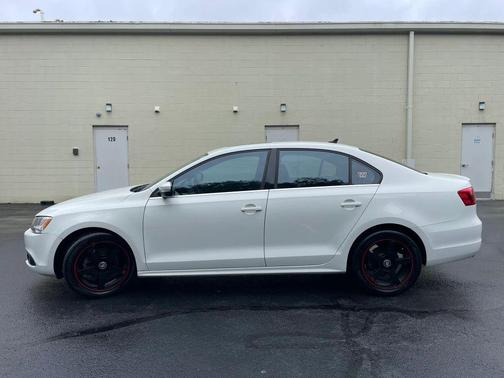 Candy White 2013 Volkswagen Jetta SEL