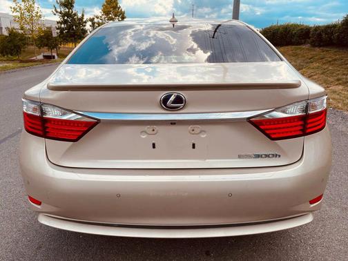 2014 Lexus ES 300h Base