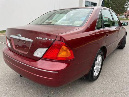 2002 Toyota Avalon XL