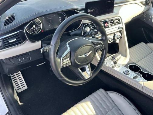 2023 Genesis G70 2.0T