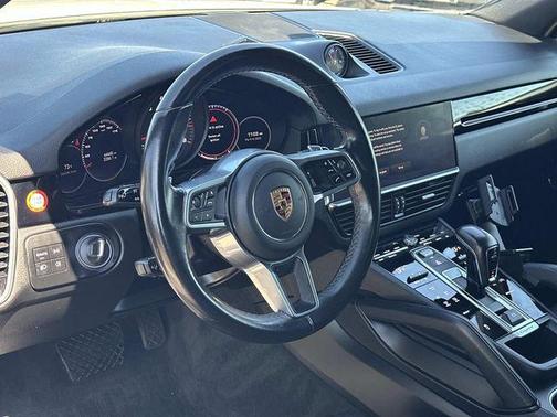 2022 Porsche Cayenne Base