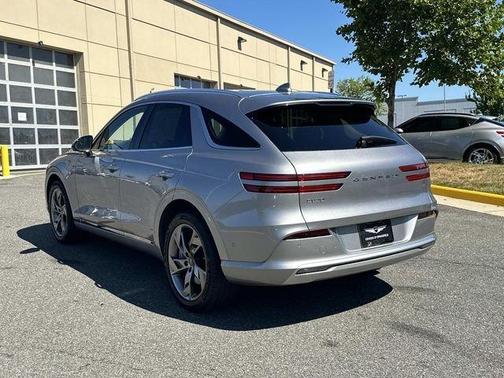 Silver 2023 Genesis Electrified GV70 Advanced