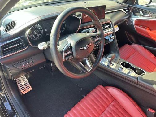 2025 Genesis G70 2.5T