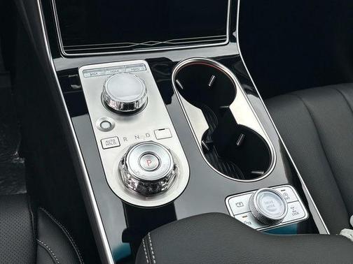 2025 Genesis GV80 2.5T