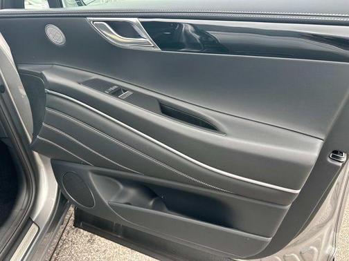 2025 Genesis GV80 2.5T