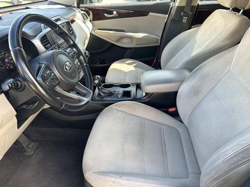 2016 Kia Sorento LX