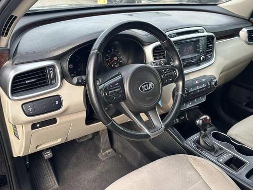 2016 Kia Sorento LX