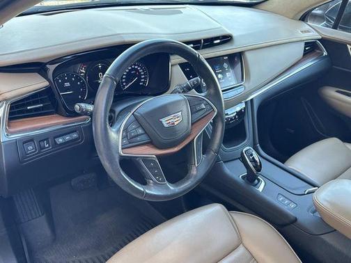 2019 Cadillac XT5 Platinum