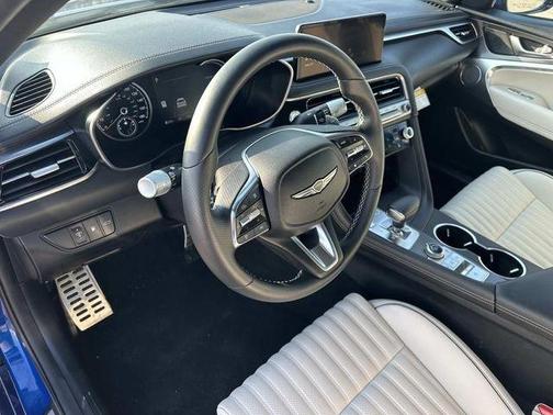 2025 Genesis G70 2.5T