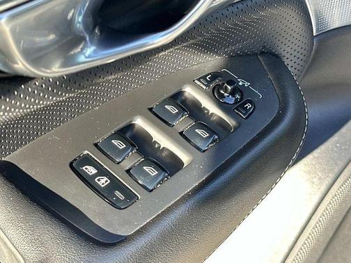 2018 Volvo XC90 T6 R-Design