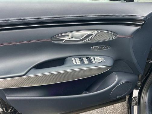 2024 Genesis GV70 2.5T