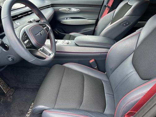 2024 Genesis GV70 2.5T