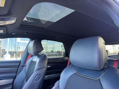 2024 Genesis GV70 2.5T