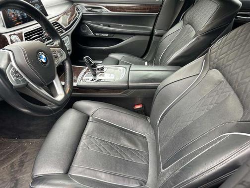 2017 BMW 750 i xDrive